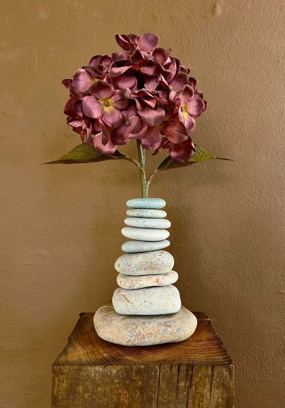 StoneCairn vase i natursten