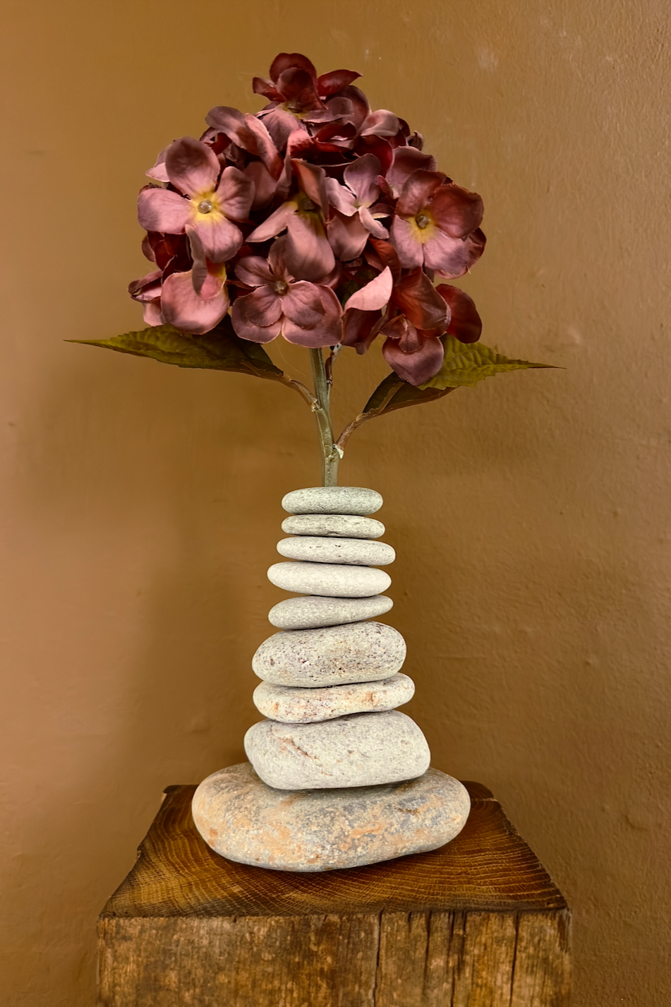 StoneCairn vase i natursten