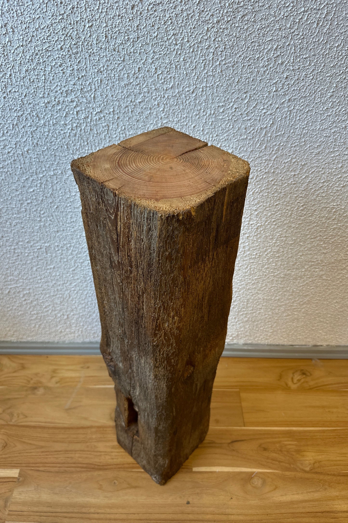 WoodPedestal piedestal stor fyrretræ