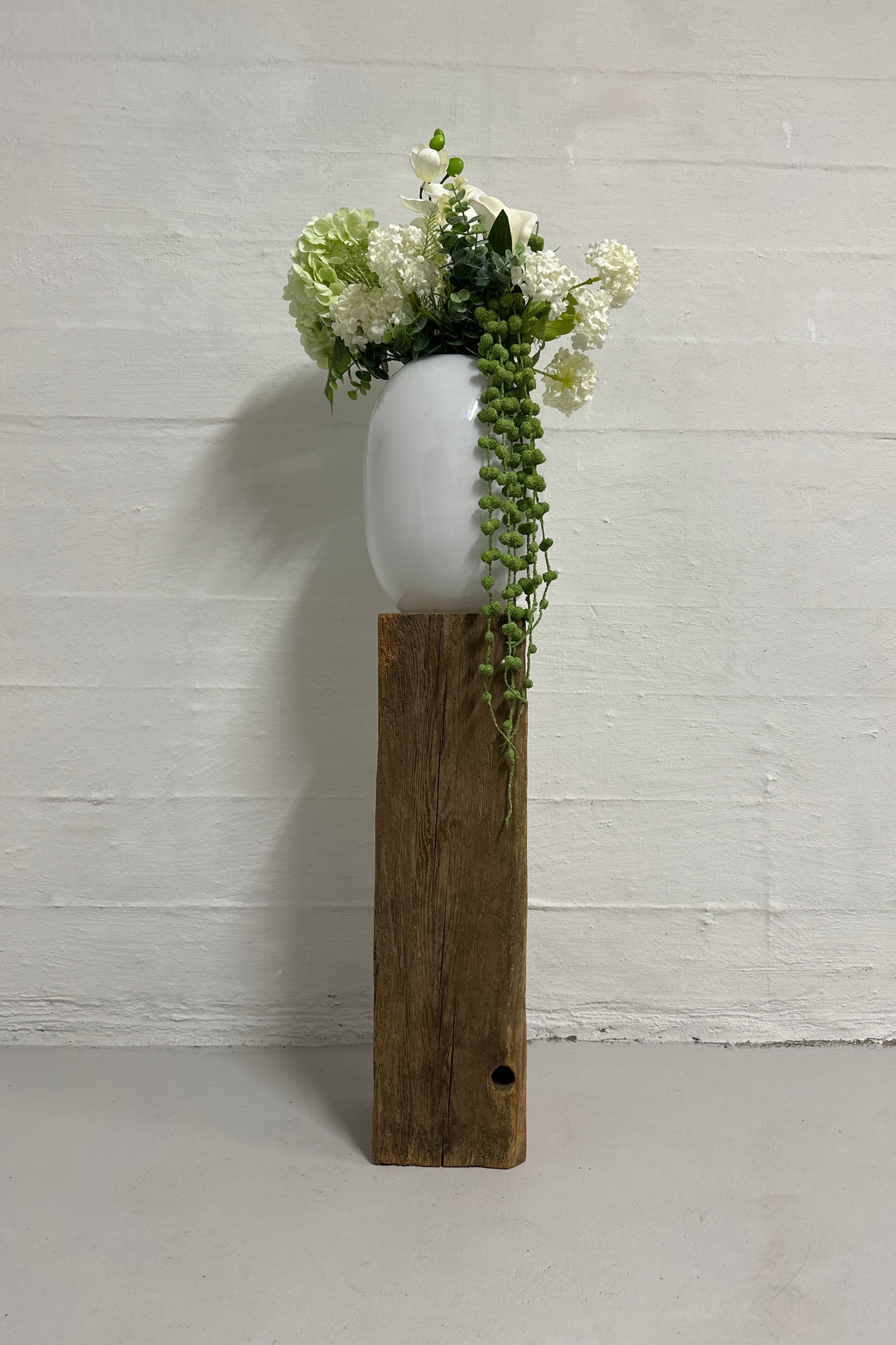 WoodPedestal piedestal mellem fyrretræ
