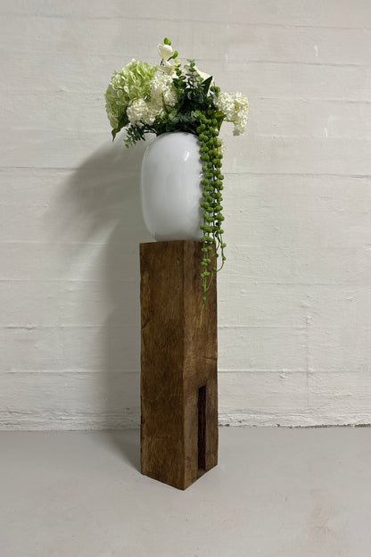 WoodPedestal piedestal mellem egetræ
